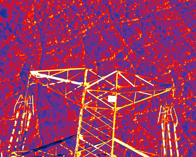 Thermal inspections of power lines